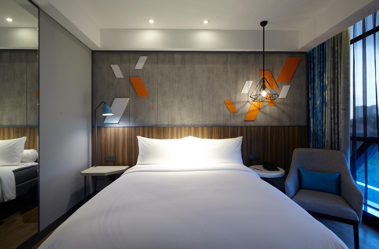 Ibis Styles Medan Pattimura Exterior foto